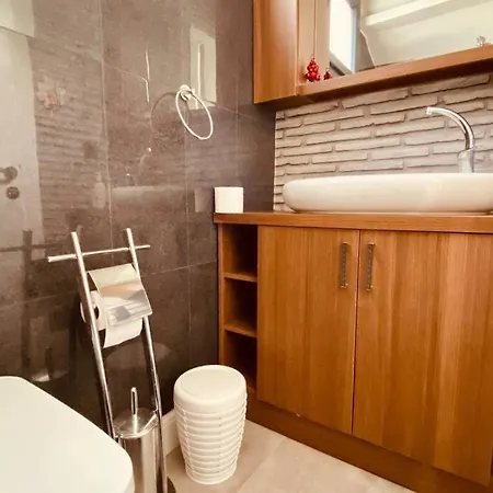 Kusadasi'nda Havuzlu Lux Miray B2