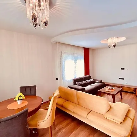 Kusadasi'nda Havuzlu Lux Miray B2 Kusadası