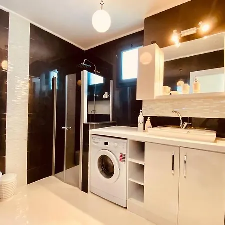 Kusadasi'nda Havuzlu Lux Miray B2 * Kusadası
