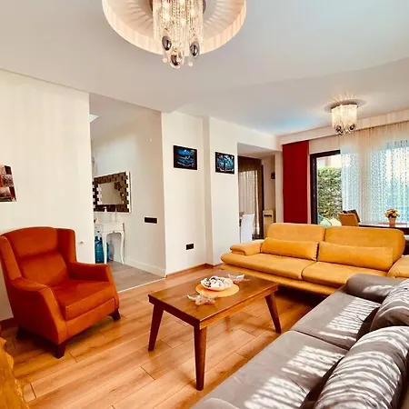 Kusadasi'nda Havuzlu Lux Miray B2 Kusadası