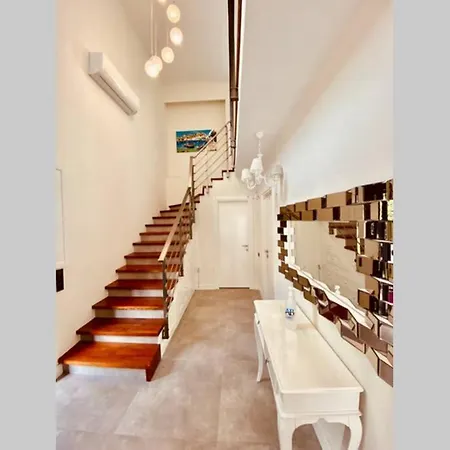 Kusadasi'nda Havuzlu Lux Miray B2 Villa