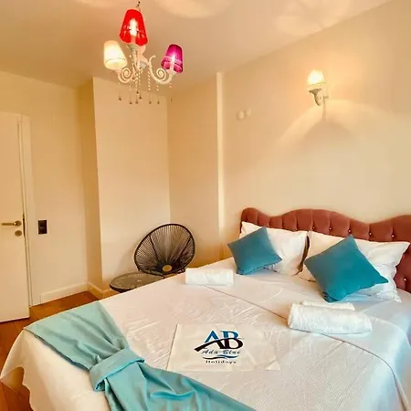 Kusadasi'nda Havuzlu Lux Miray B2 Kusadası