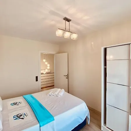 Villa Kusadasi'nda Havuzlu Lux Miray B2