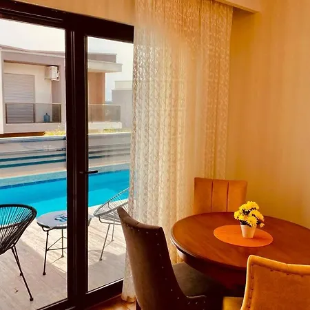 Villa Kusadasi'nda Havuzlu Lux Miray B2 Kusadası