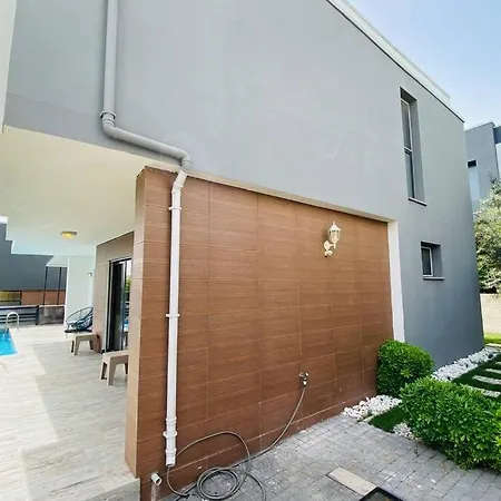 Kusadasi'nda Havuzlu Lux Miray B2 Villa Kusadası